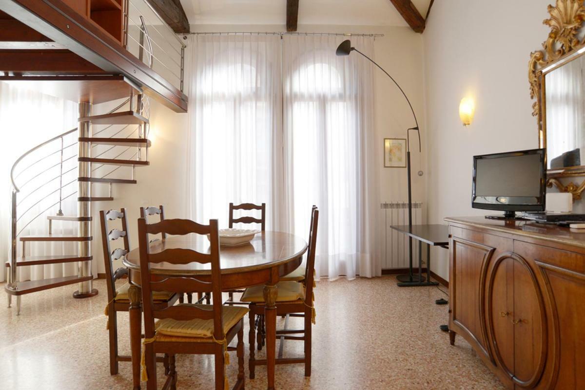 Sunny Canal A/C Wifi Venice Ngoại thất bức ảnh